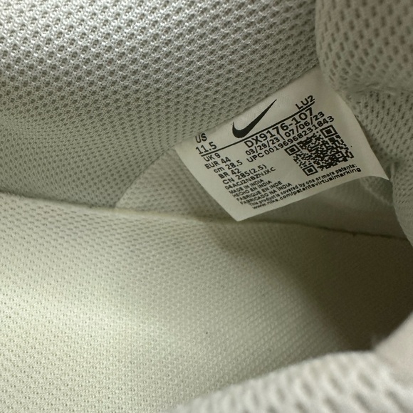 Nike Women’s Sneakers - Picture 5 of 5